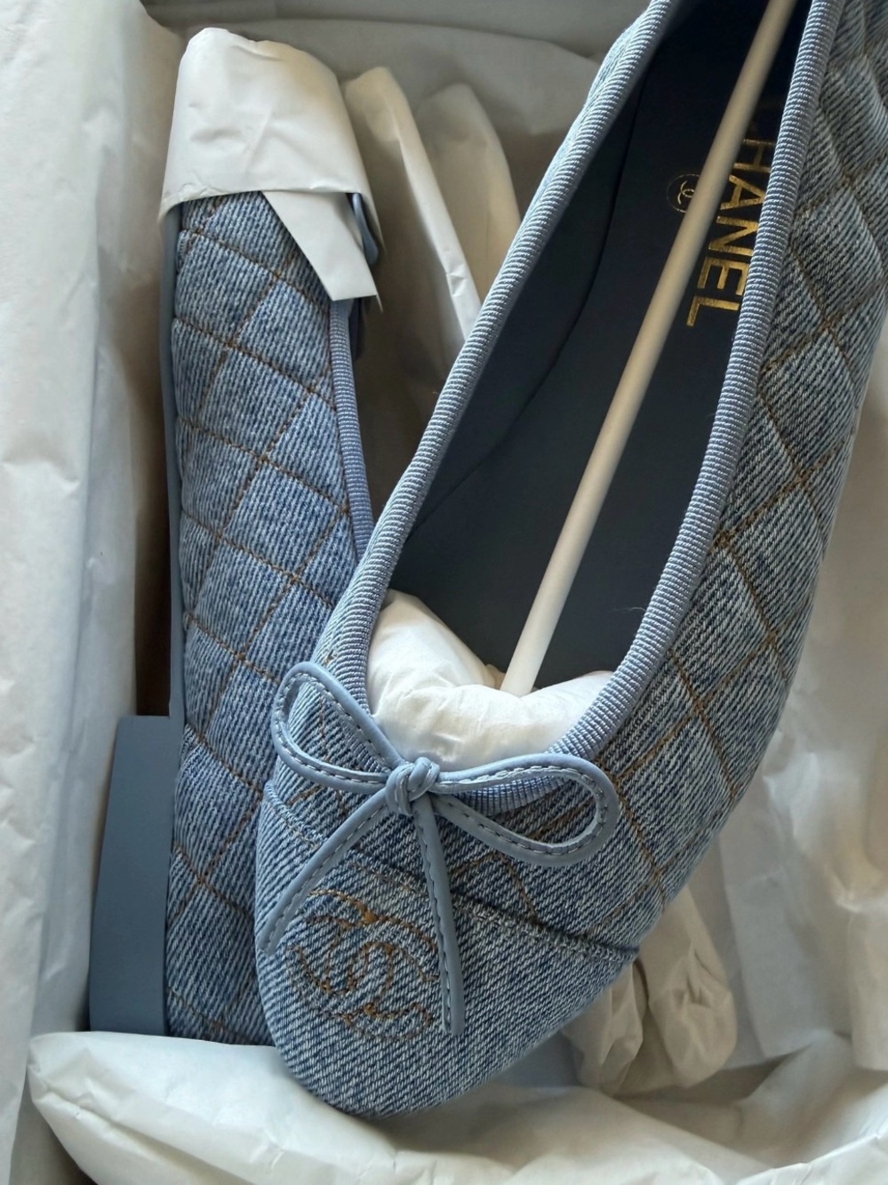 CHANEL 26B Light Blue Denim Ballet Flats Fall Act 1 38/ US 8 - Picture 5 of 5